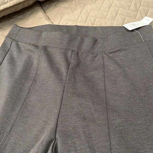 GAP Charcoal Mid Rise Flare Ponte Pants/NWT/Medium - Picture 9 of 14